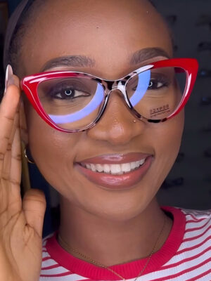 1769534178697 Plain and pattern frame