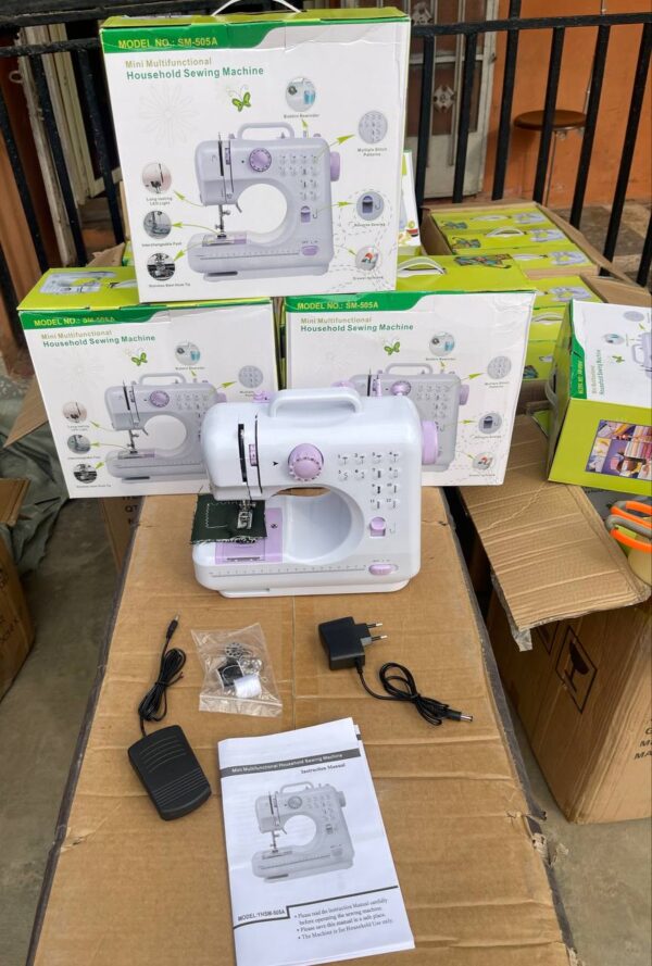 STANDARD  MULTIFUNCTIONAL BATTERY-OPERATED & ELECTRIC HOUSEHOLD TABLETOP SEWING MACHINE