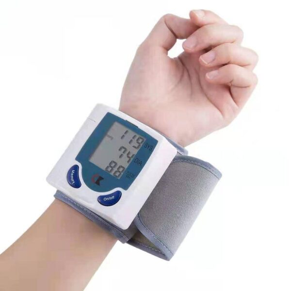 BATTERY-OPERATED WRIST BLOOD PRESSURE MONITOR