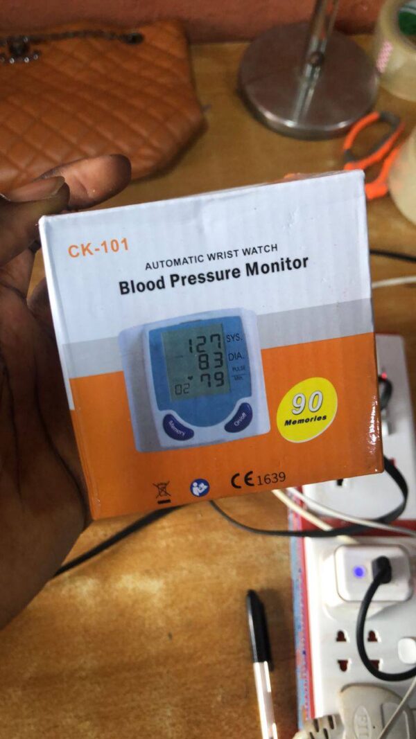 BATTERY-OPERATED WRIST BLOOD PRESSURE MONITOR