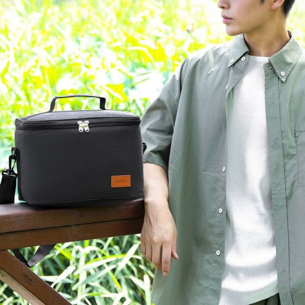 Sannea black 11-liter lunch bag