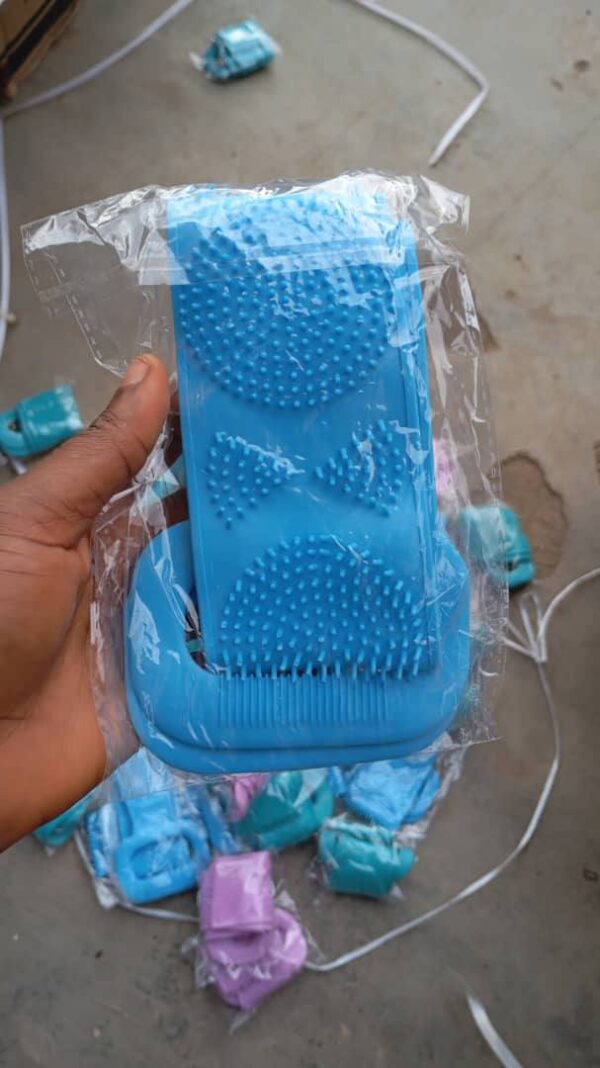 70CM DOUBLE-SIDED SILICONE BODY SPONGE/ BACK SCRUBER